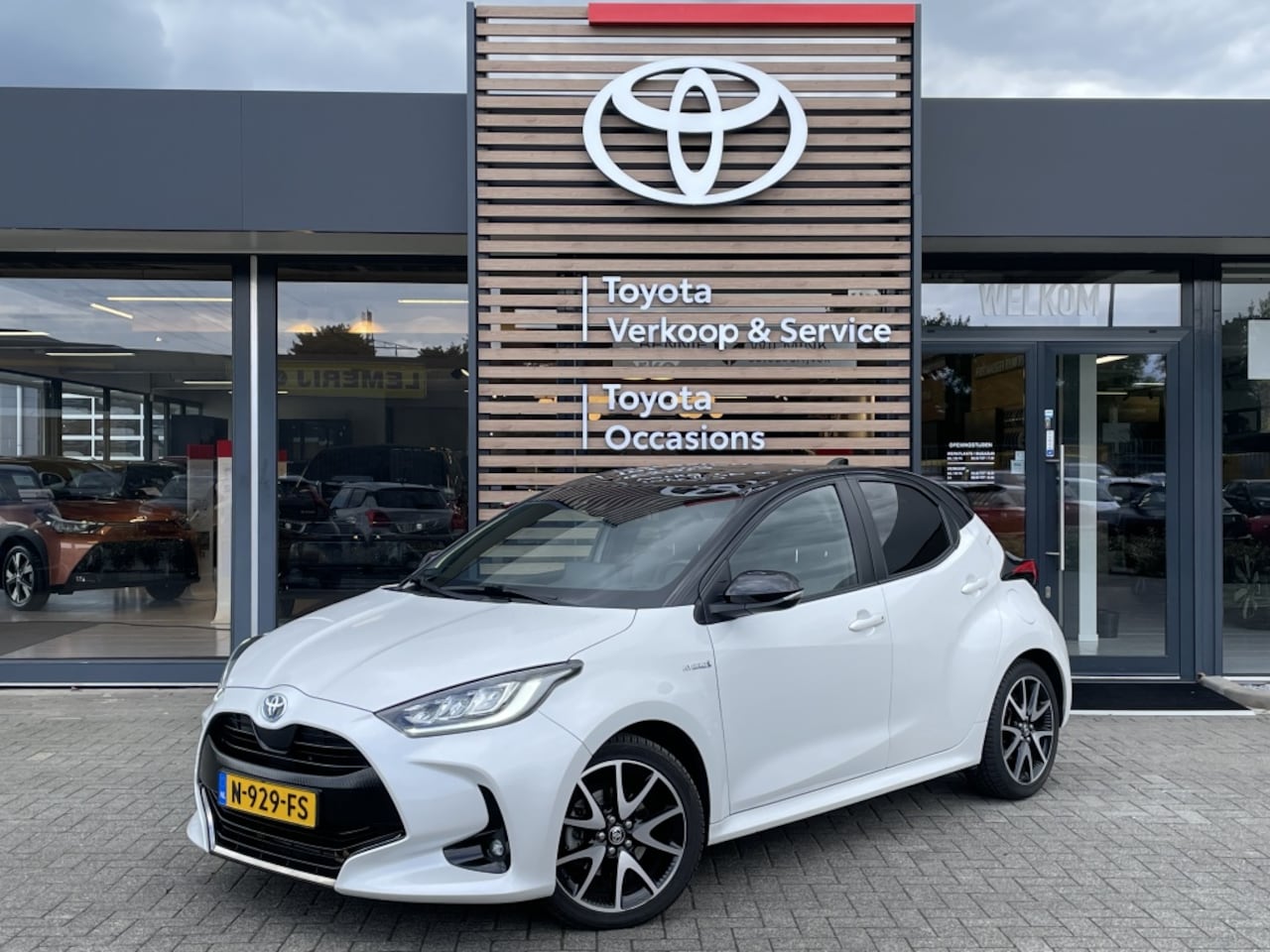 Toyota Yaris - 1.5 Hybrid Executive 1.5 Hybrid Executive - AutoWereld.nl