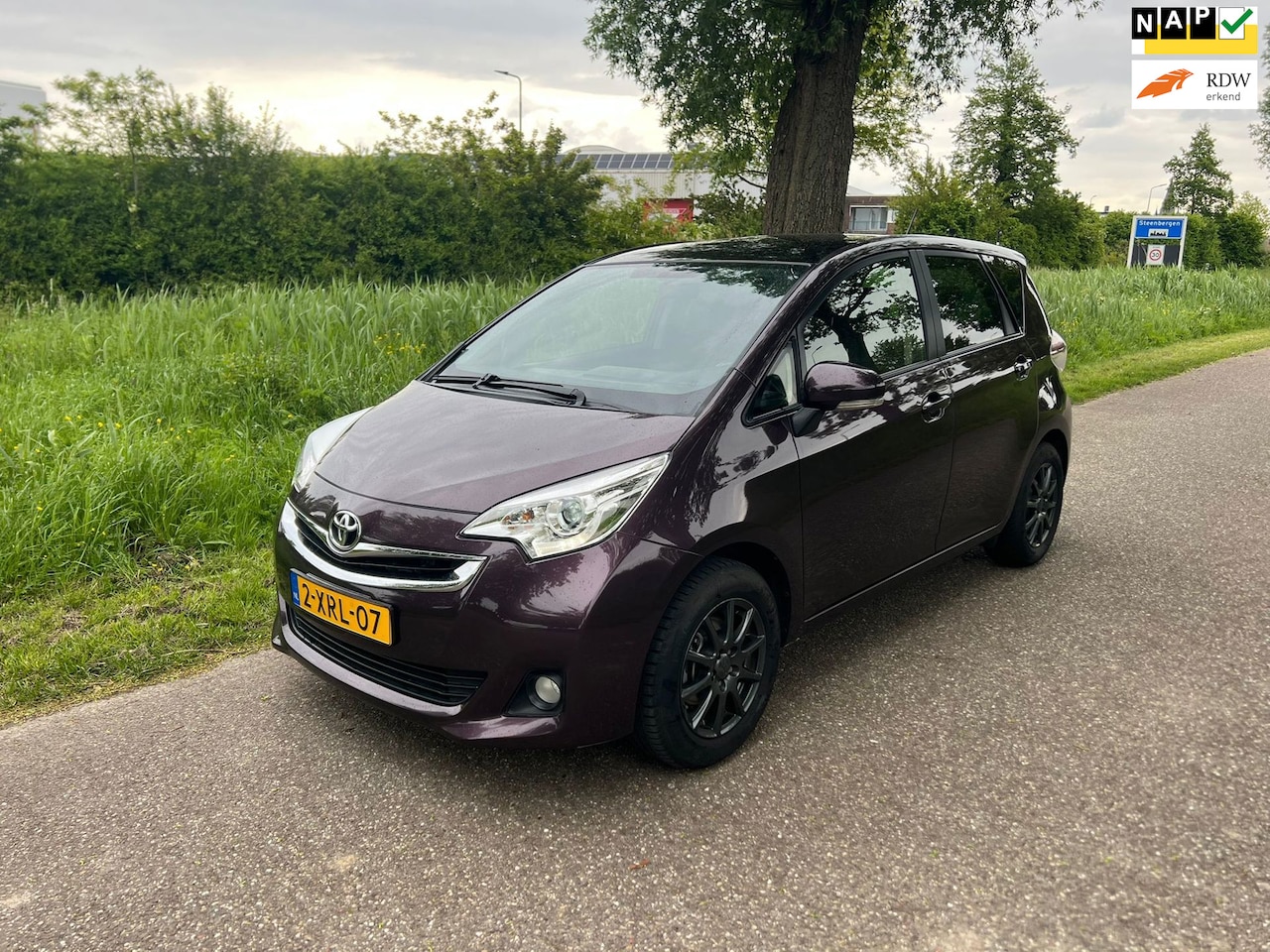 Toyota Verso S - 1.3 VVT-i Trend Pano Airco Cruise Trekhaak Achteruitrij Camera Navi - AutoWereld.nl