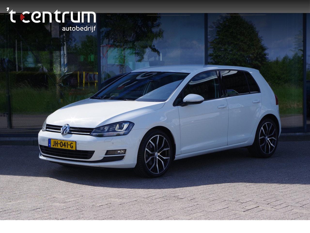 Volkswagen Golf - 1.4 TSI Automaat Highline, LED, Massage, Stoelverwarming - AutoWereld.nl