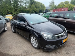 Opel Astra GTC - 1.4 Cosmo met panoramadak GEINIG VOOR WEINIG