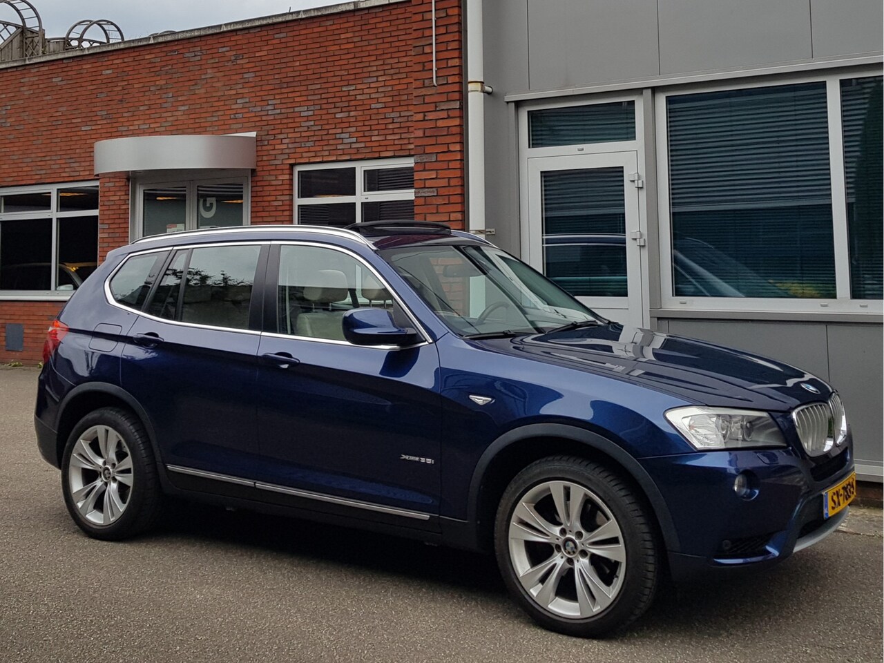 BMW X3 - 35i Aut8 PanoDak Leder Navi Trekhaak - AutoWereld.nl
