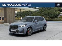 BMW X1 - xDrive25e M Sport Automaat / Panoramadak / Trekhaak / Sportstoelen / Adaptieve LED / Comfo