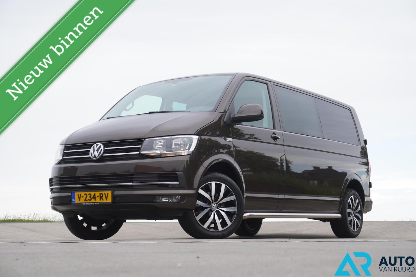 Volkswagen Transporter - 2.0 TDI L2H1 DC * LUXE * NL-auto - AutoWereld.nl
