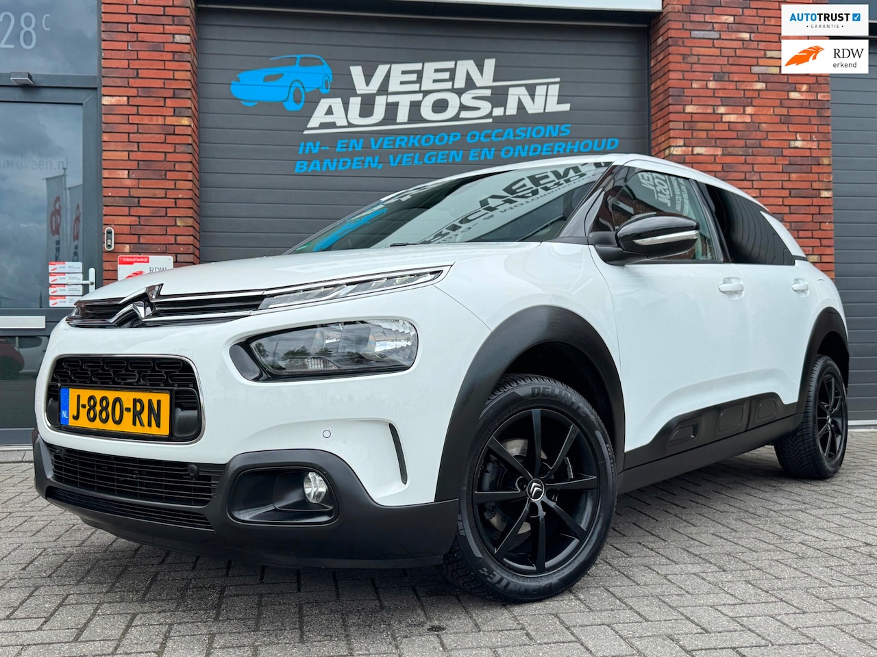 Citroën C4 Cactus - 1.2 PureTech Shine Luxe Riem VV CarPlay Cruise - AutoWereld.nl