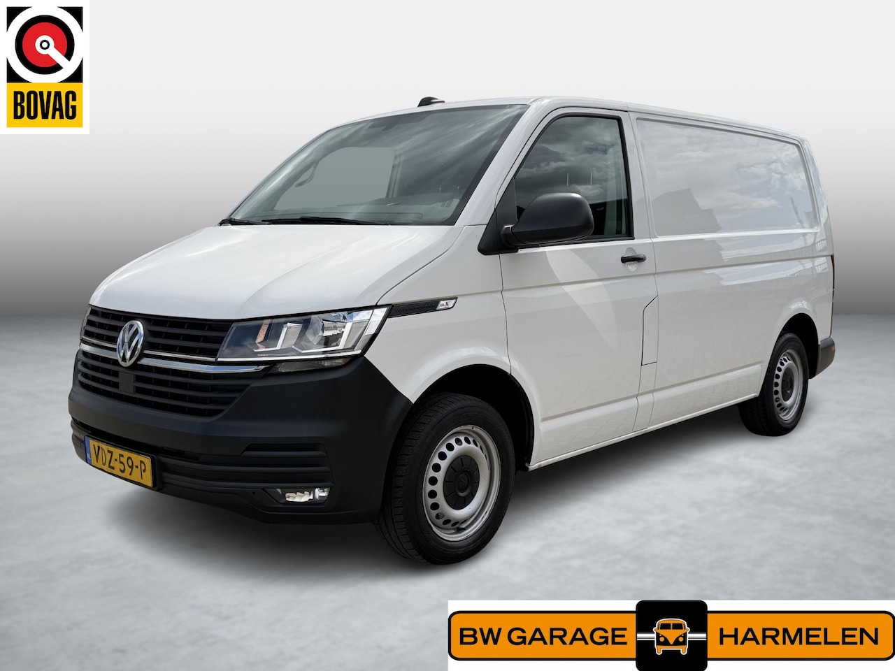 Volkswagen Transporter - 2.0 TDI L1H1 28 DSG | dubbele vloer met lades | Trekhaak | Startonderbreker | Carplay | - AutoWereld.nl