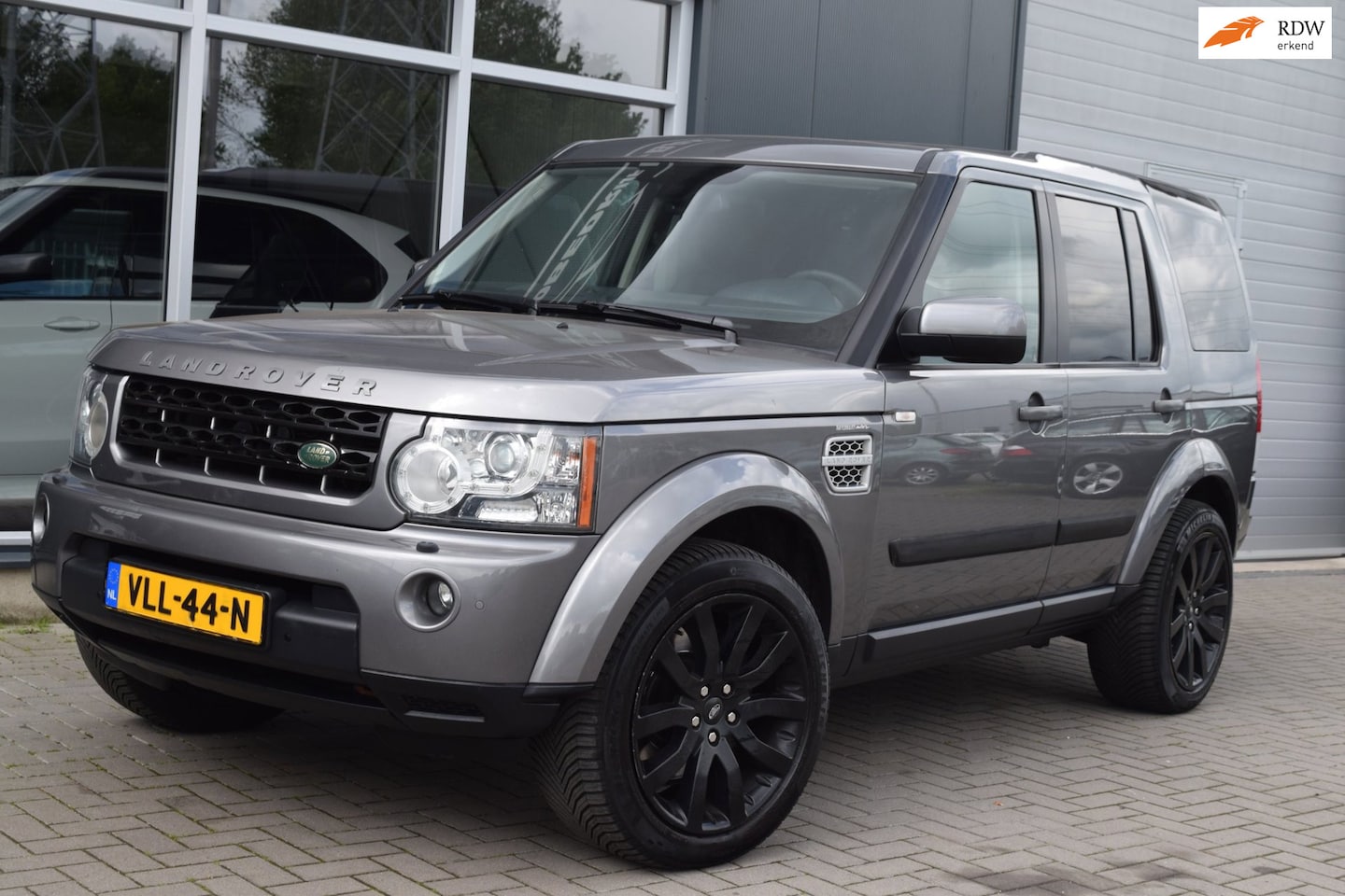 Land Rover Discovery - 3.0 SDV6 SE | Grijs kenteken | EURO 5 | APK 5-2027 - AutoWereld.nl