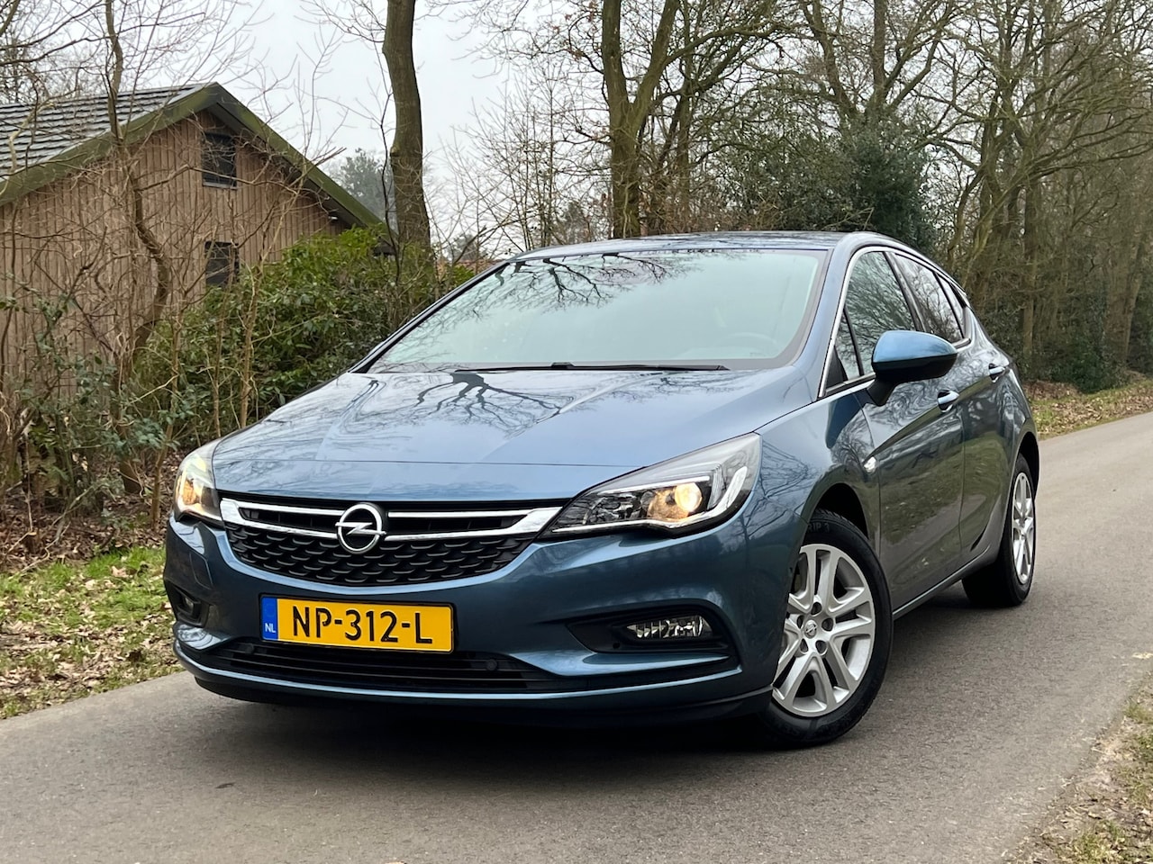 Opel Astra - 1.0 Innovation | 1ste eigenaar + Dealeronderhouden + Keyless + Camera + Navi Nu € 6.999,-! - AutoWereld.nl
