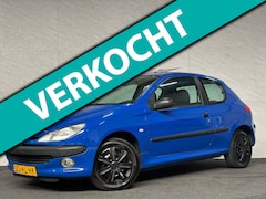 Peugeot 206 - 1.1 XR - Pano - Radio - NAP