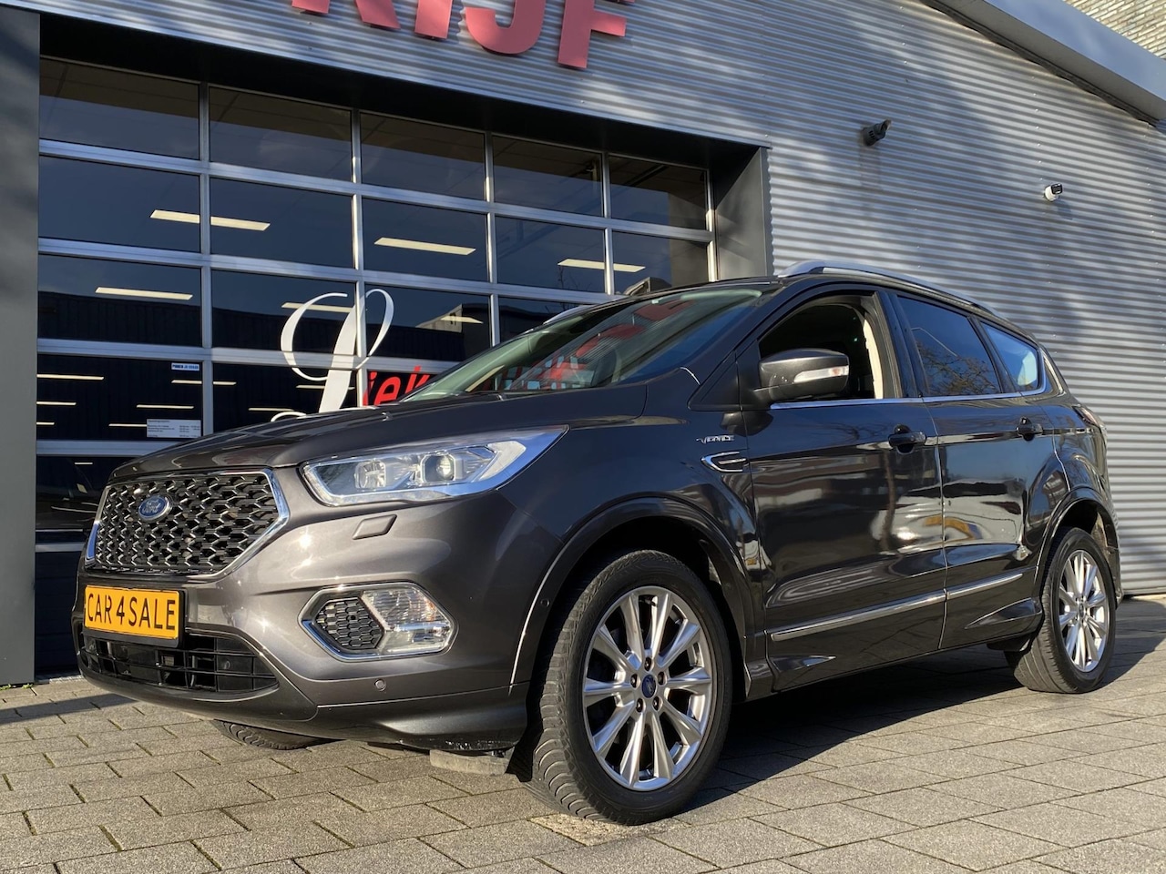 Ford Kuga - 1.5 EcoBoost Vignale - Navigatie I Leer I Airco I Sport interieur & velgen I LED I PDC I D - AutoWereld.nl