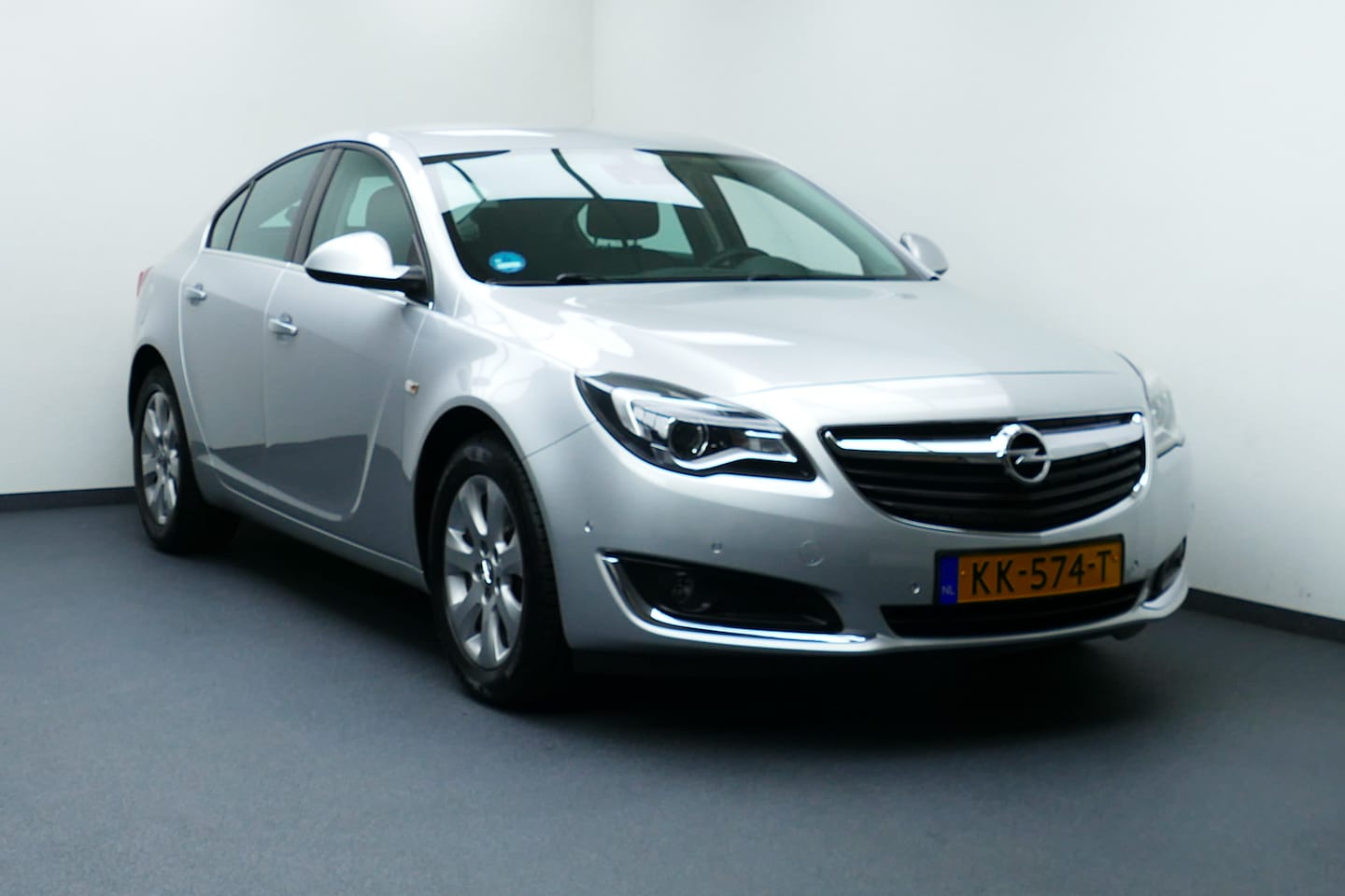 Opel Insignia - 1.6 T 170pk Edition. Carplay/Android, Camera, Navi, Clima, 17"LMV, Haak 1700kg - AutoWereld.nl