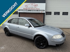 Volkswagen Passat - 2.3 V5 Highline/Automaat/Nap/Goed staat