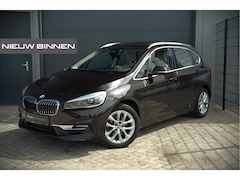 BMW 2-serie Active Tourer - 218i High Executive Luxury Line | Panoramadak | Stoelverwarming | Head-Up Display | Parkee