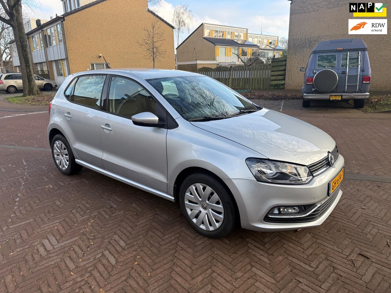Volkswagen Polo - AUTOMAAT / 5 deurs / Leuke auto / Bouwjaar 2015 - AutoWereld.nl