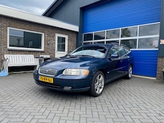 Volvo V70 - 2.4 Momentum clima cruise
