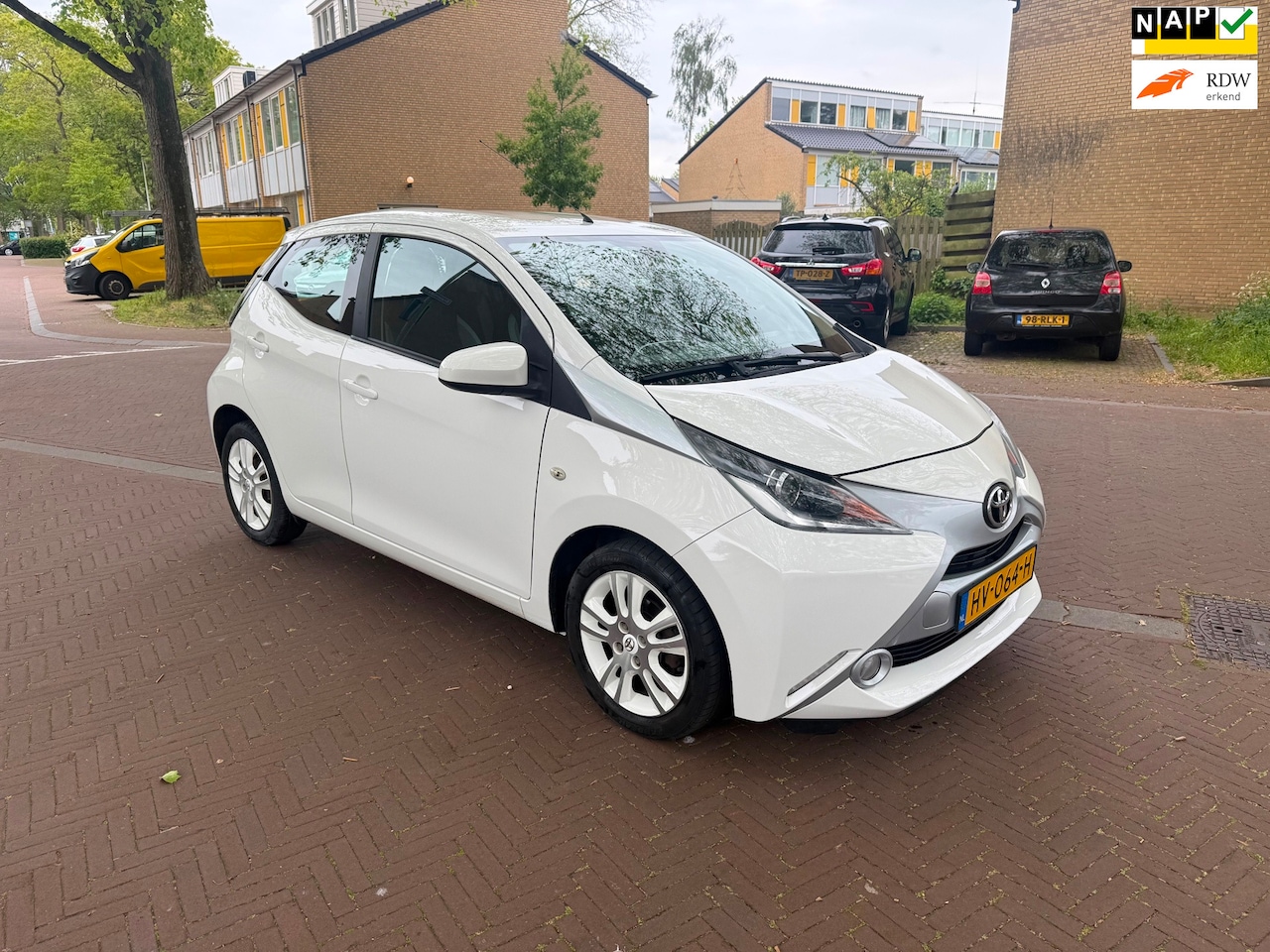 Toyota Aygo - Camera / Airco / 134.000 NAP / Leuke uitvoering - AutoWereld.nl