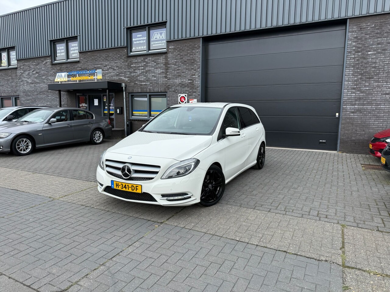 Mercedes-Benz B-klasse - 180 Prestige | 1E EIGENAAR | 12MND GARANTIE | AUTOMAAT | NAVI | CRUISE | AIRCO | XENON - AutoWereld.nl