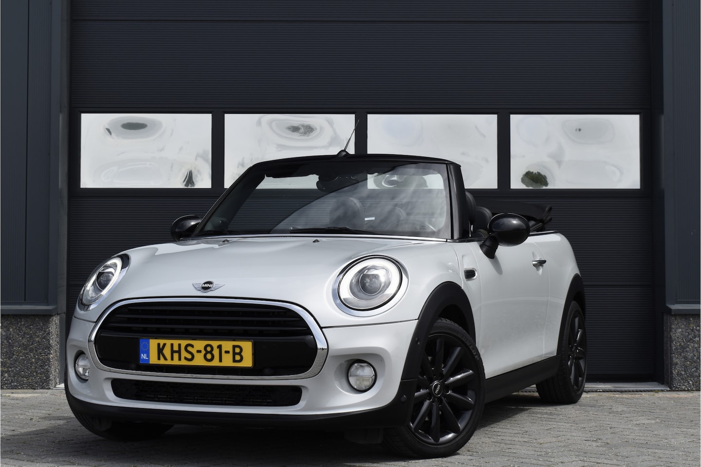 MINI Cabrio - Mini 1.5 Cooper Chili Serious Business Harman/Kardon - Camera - Cruise - AutoWereld.nl