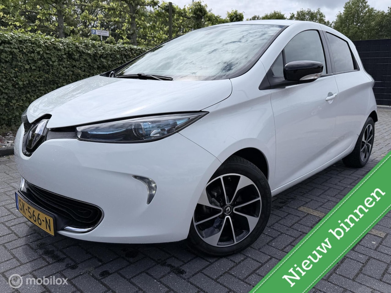 Renault Zoe - R90 Intens 41 kWh (ex Accu) CAMERA / PDC / LMV / KEYLESS - AutoWereld.nl