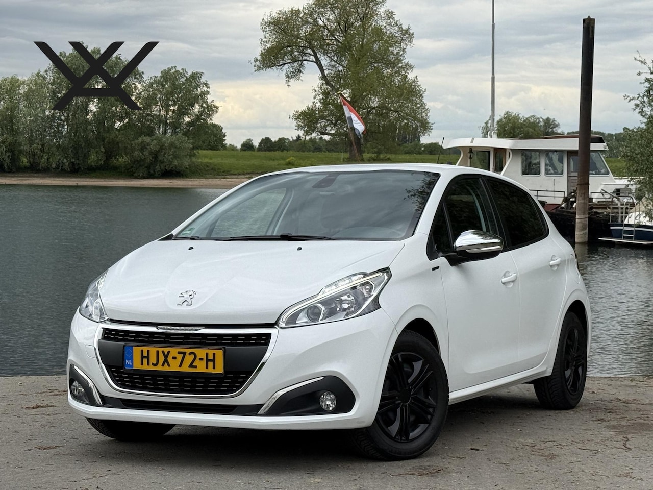 Peugeot 208 - 1.2 PureTech Allure | Navi | Stoelverw.| Parkeersensoren - AutoWereld.nl