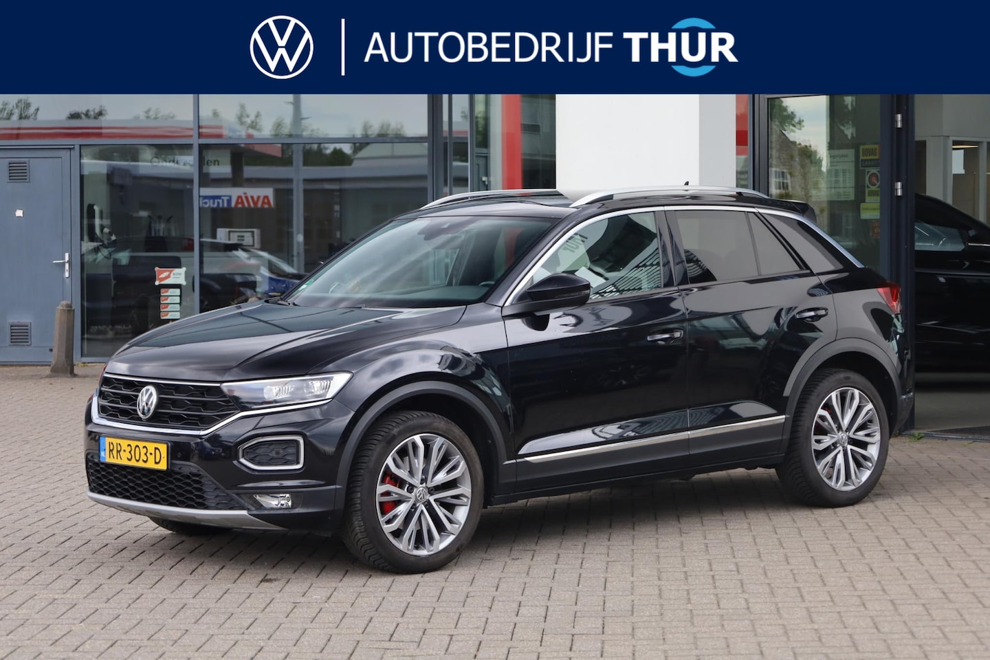 Volkswagen T-Roc - 1.5 TSI Sport NL auto 1ste eigenaar door ons onderhouden, 18" LMV, trekhaak, privacy glas, - AutoWereld.nl