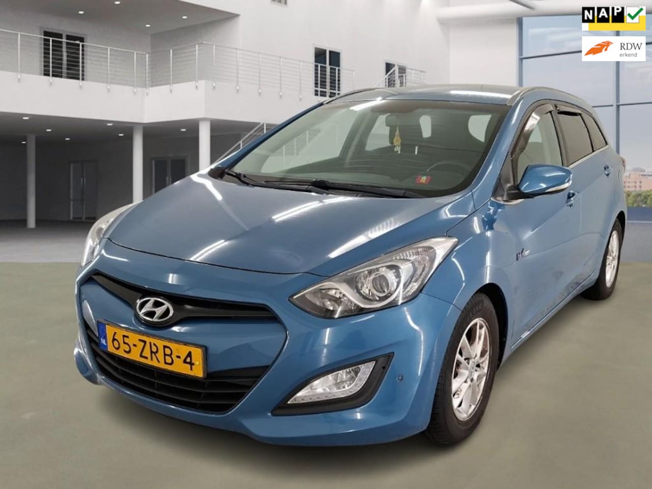Hyundai i30 Wagon - 1.6 GDi Business Edition 1.6 GDI Business Edition - AutoWereld.nl