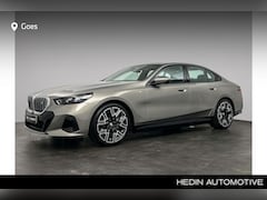 BMW i5 - eDrive40 M Sport Edition 84 kWh | M-Sport | Trekhaak | Innovation Pack | Travel Pack | Com