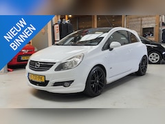 Opel Corsa - 1.4-16V OPC Line Navi, Carplay, 17" LMV, Sportstoelen,