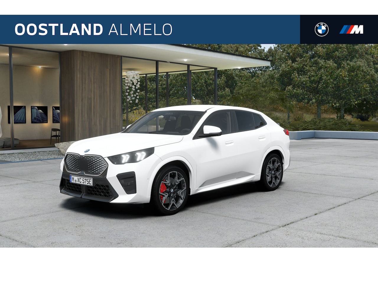 BMW iX2 - eDrive20 M Sport / Sportstoelen / Head-Up / M Adaptief onderstel / Adaptieve LED / Comfort - AutoWereld.nl