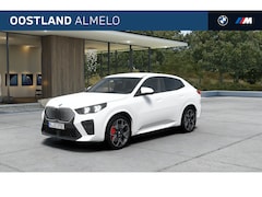 BMW iX2 - eDrive20 M Sport / Sportstoelen / Head-Up / M Adaptief onderstel / Adaptieve LED / Comfort