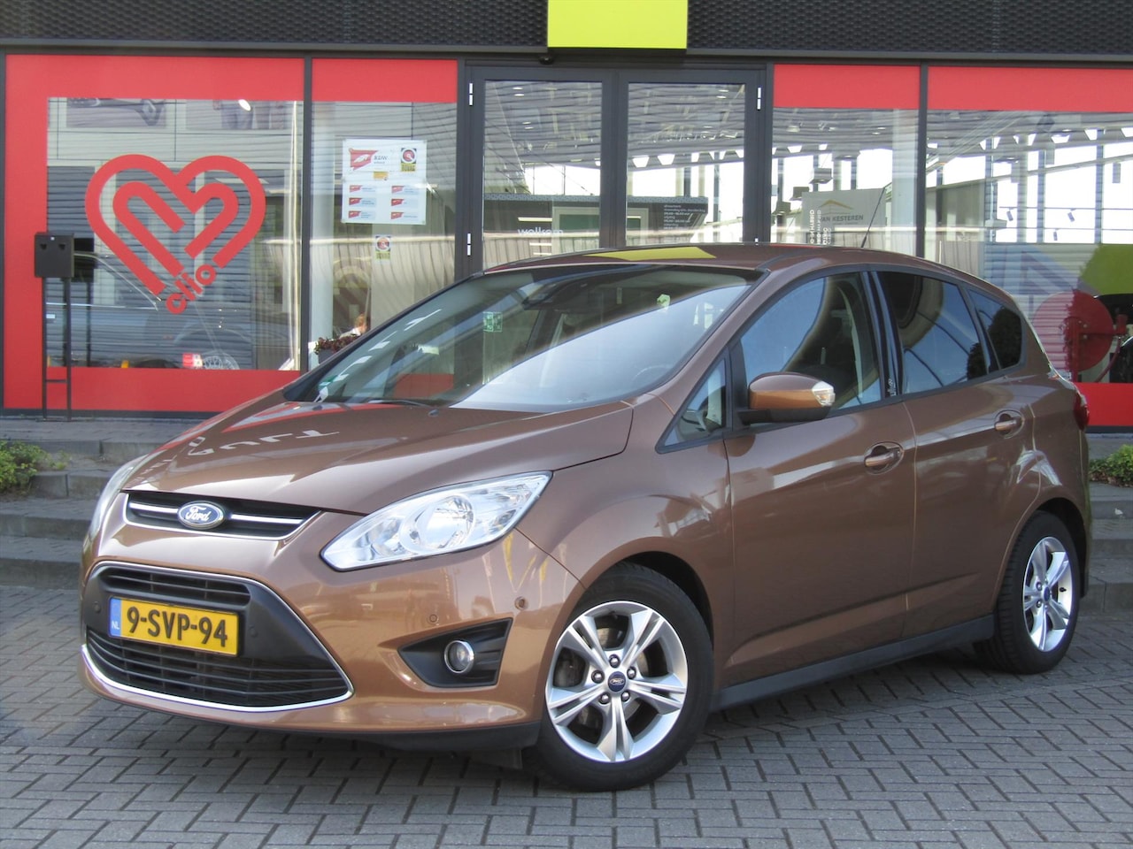 Ford C-Max - 1.0 EcoBoost 125pk Titanium / Trekhaak / Navigatie / Stoelverwarming - AutoWereld.nl