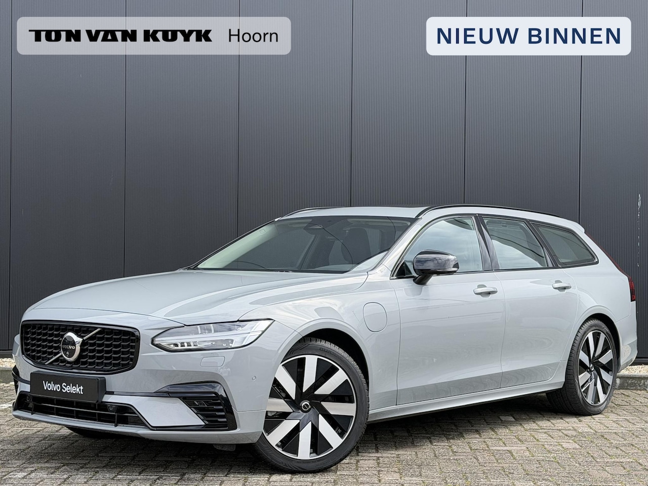 Volvo V90 - 2.0 T6 Plug-in hybrid AWD Ultra Dark schuifdak/ 360 camera/ harman kardon/ head up display - AutoWereld.nl