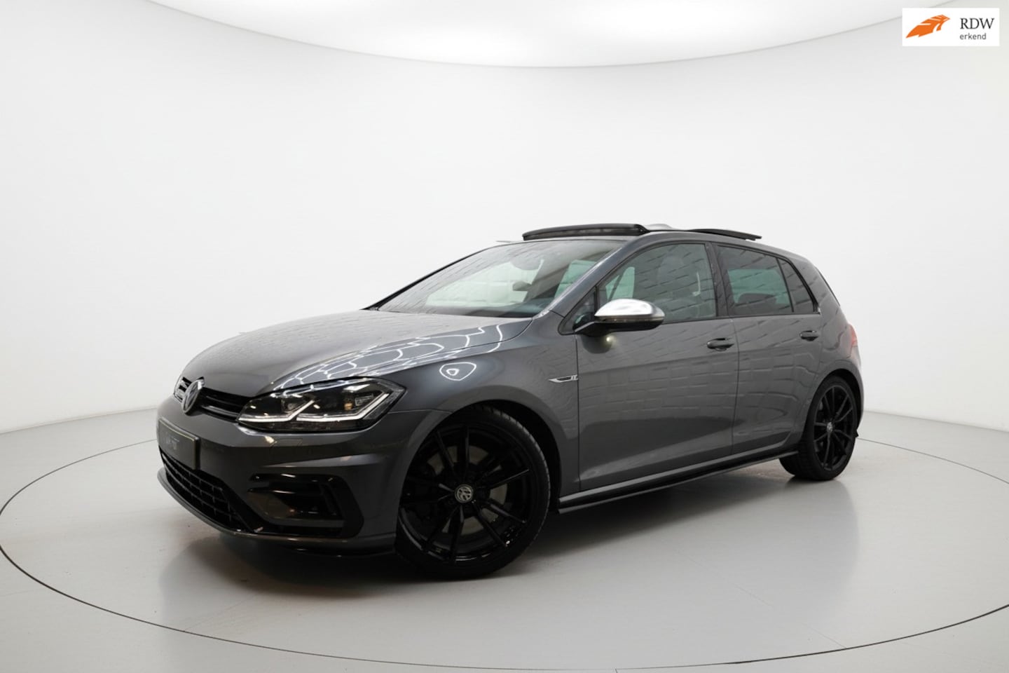 Volkswagen Golf - 7.5 2.0 TSI 4Motion R PANO VIRTUAL LEER CAM - AutoWereld.nl