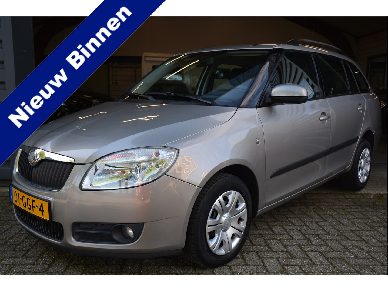 Skoda Fabia Combi - 1.6-16V Ambiente Airco - AutoWereld.nl