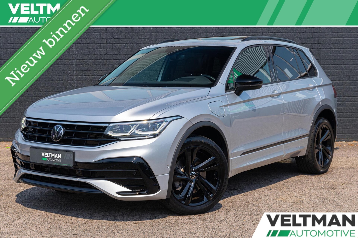 Volkswagen Tiguan - 1.4 TSI eHybrid R-Line PANO TREKHAAK ACC STUURVERWARMING - AutoWereld.nl