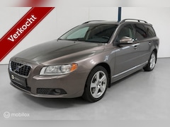 Volvo V70 - 2.5T Momentum AUTOMAAT / LEER / TREKHAAK