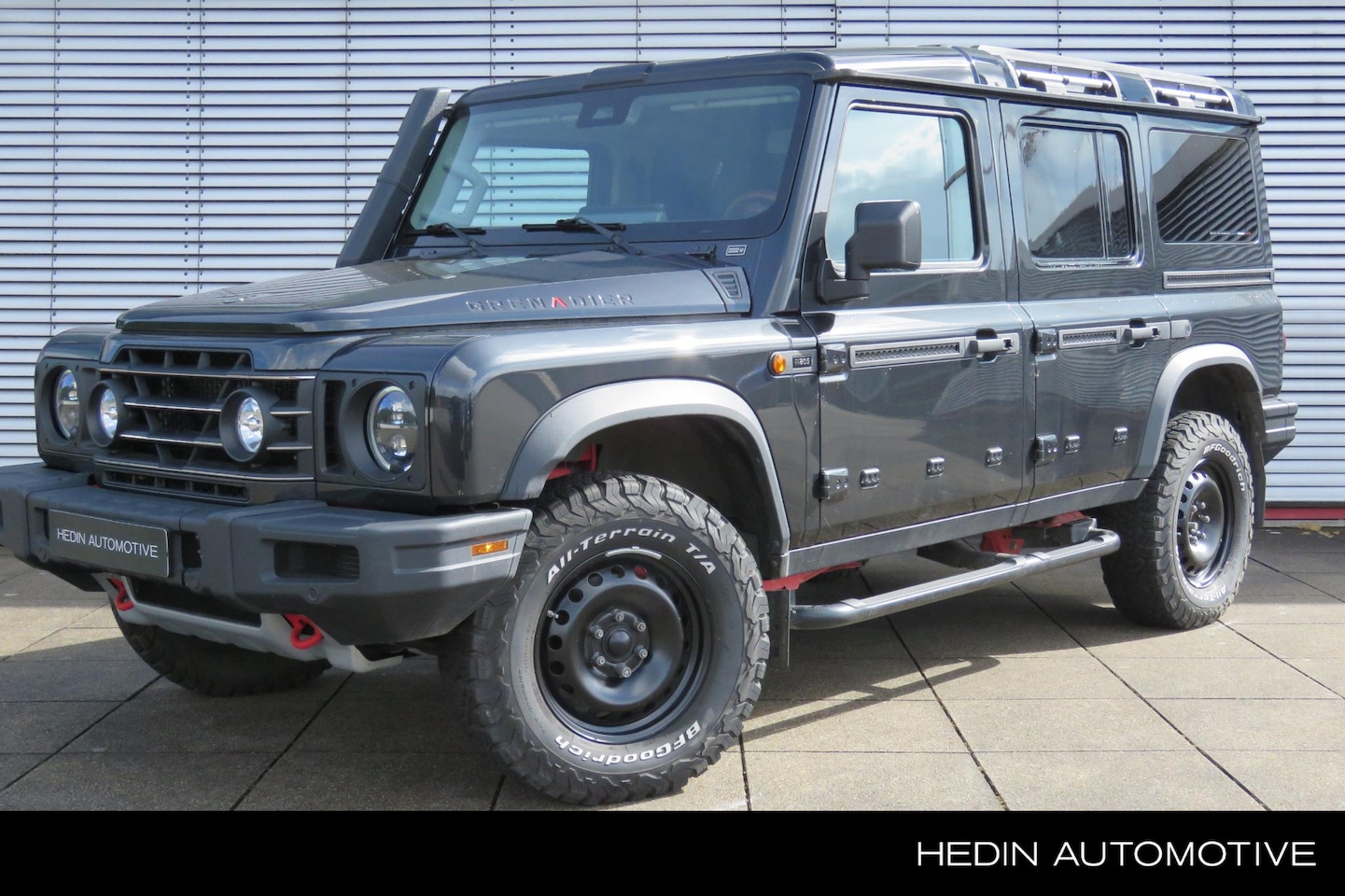 INEOS Grenadier - 3.0 St Utility Wagon 5p. | Sidesteps | Lier | Contrasterend rood ladder Chassis | BF Goodr - AutoWereld.nl