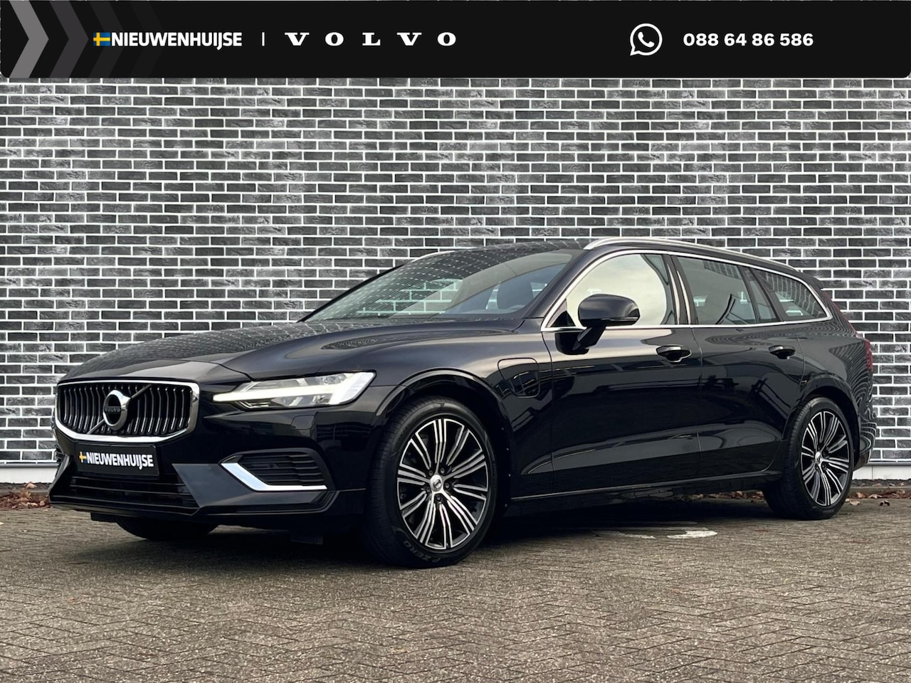 Volvo V60 - 2.0 T6 Recharge AWD Inscription | Parkeersensoren Voor en Achter | Parkeercamera | Harman - AutoWereld.nl
