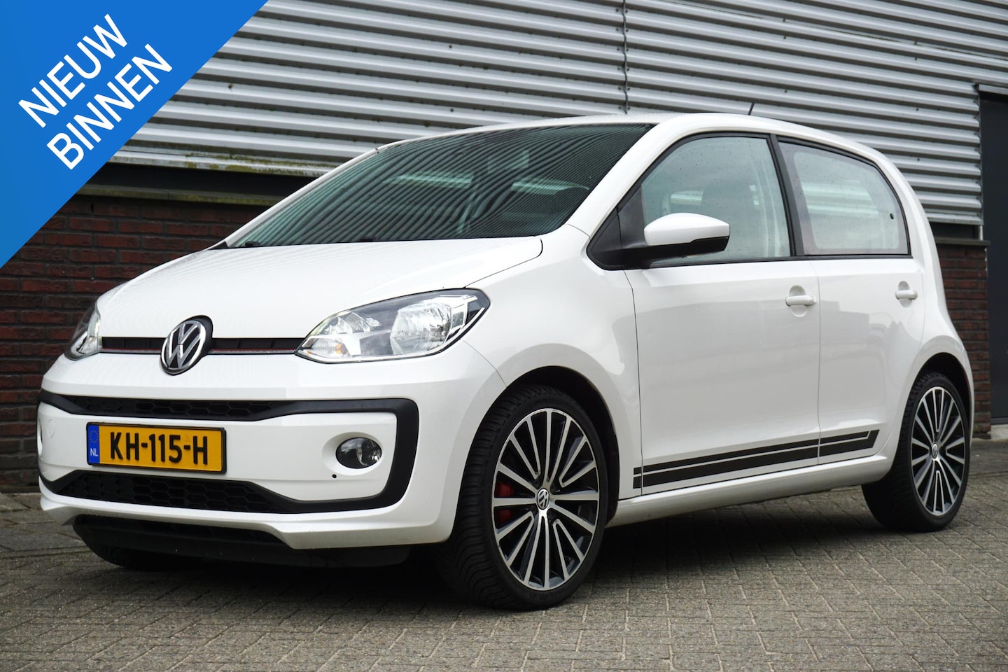 Volkswagen Up! - 1.0 BMT move up!/17 INCH/PDC/2e Eign. - AutoWereld.nl