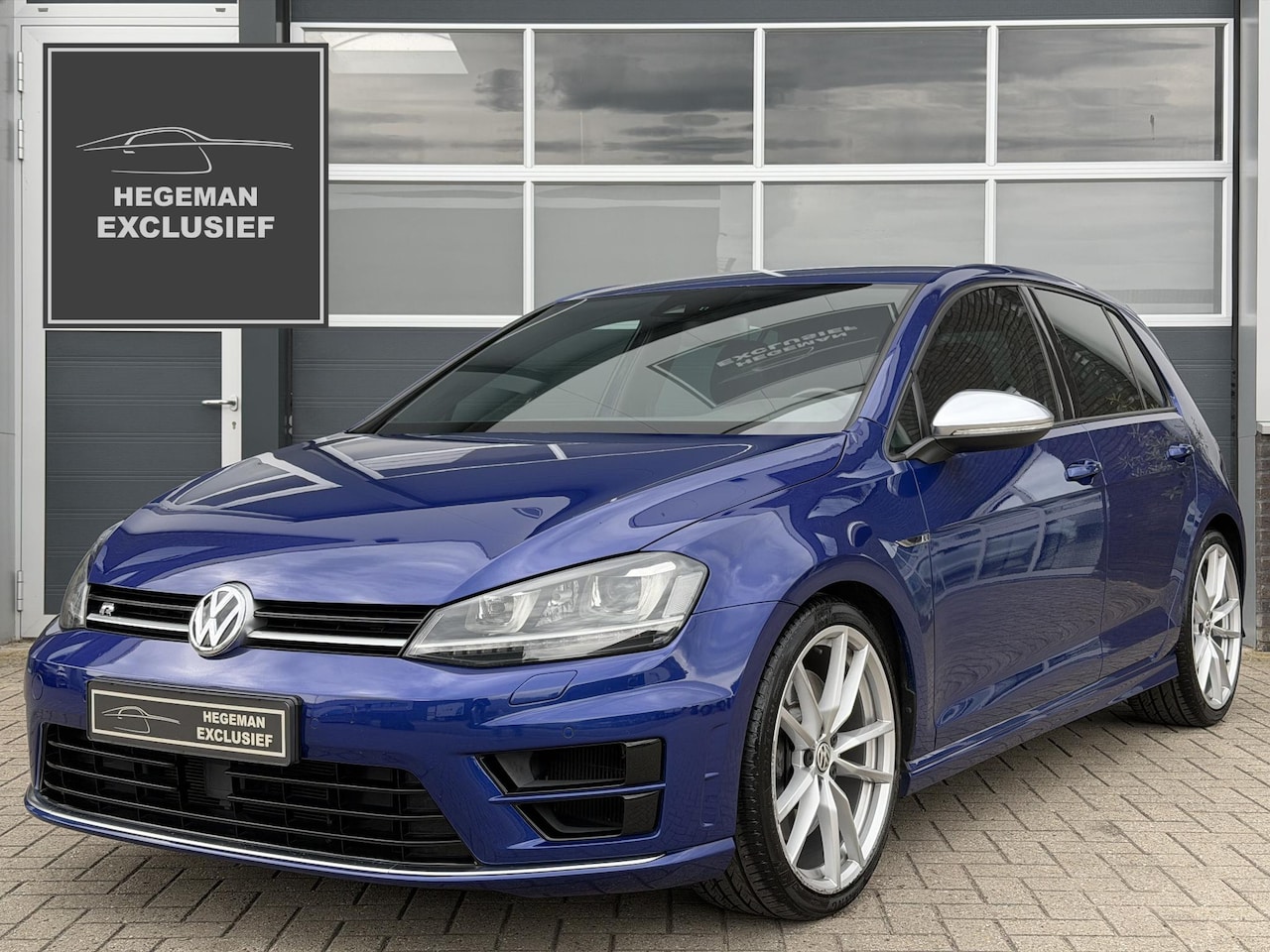 Volkswagen Golf - 2.0 TSI R 4Motion | R600 | 19" PRETORIA | Camera | CarPlay | Keyless | ACC | LEDER | Stoel - AutoWereld.nl