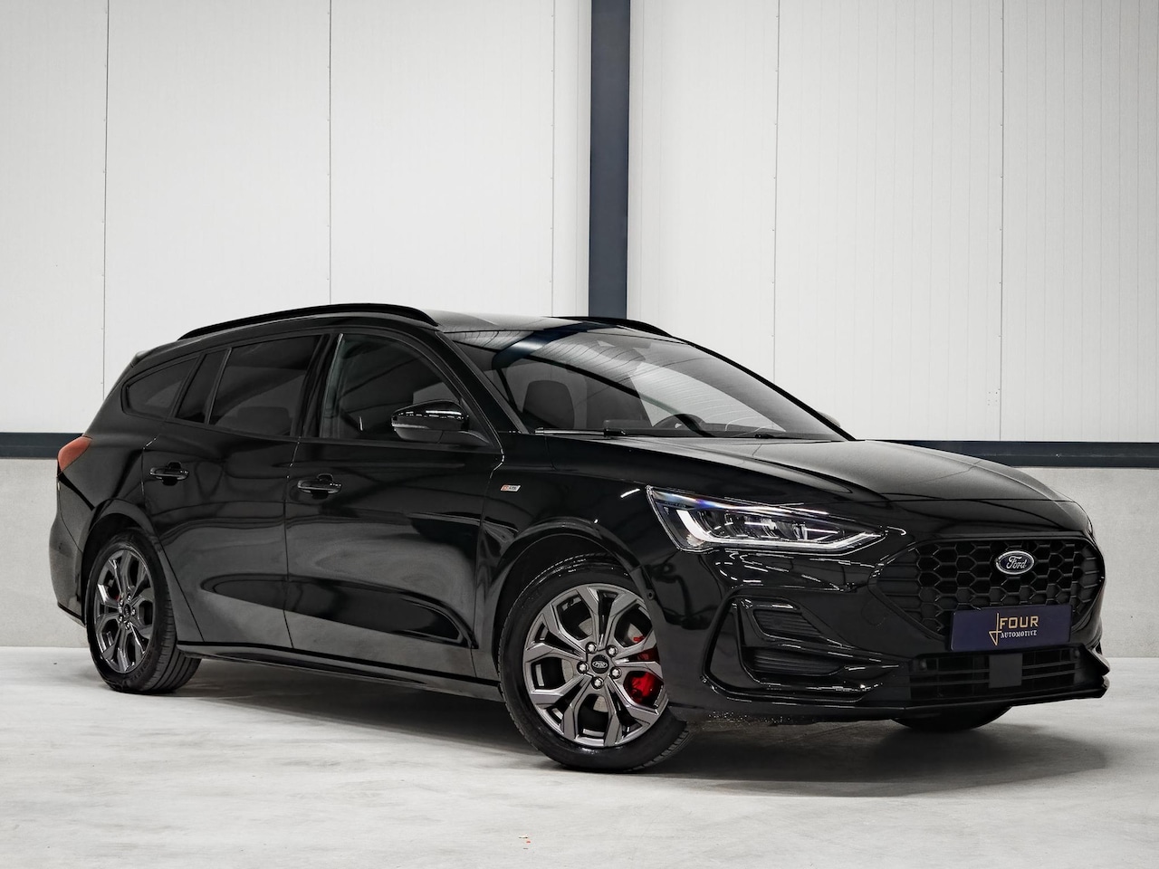 Ford Focus Wagon - 1.0 EcoBoost Hybrid ST Line | Trekhaak | Winter | Keyless | Camera | NW OH & APK | - AutoWereld.nl