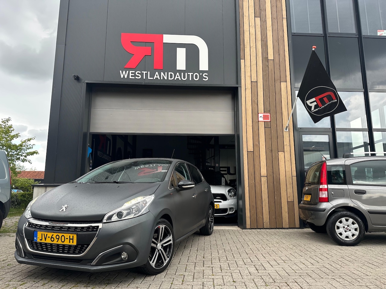 Peugeot 208 - 1.2 PureTech GT-line/Navi/climaat-control/achteruitrijcamera/kuipstoelen/LM-velgen/2 sleut - AutoWereld.nl