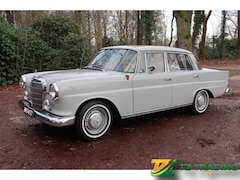 Mercedes-Benz 190 (W110) - c C Limousine