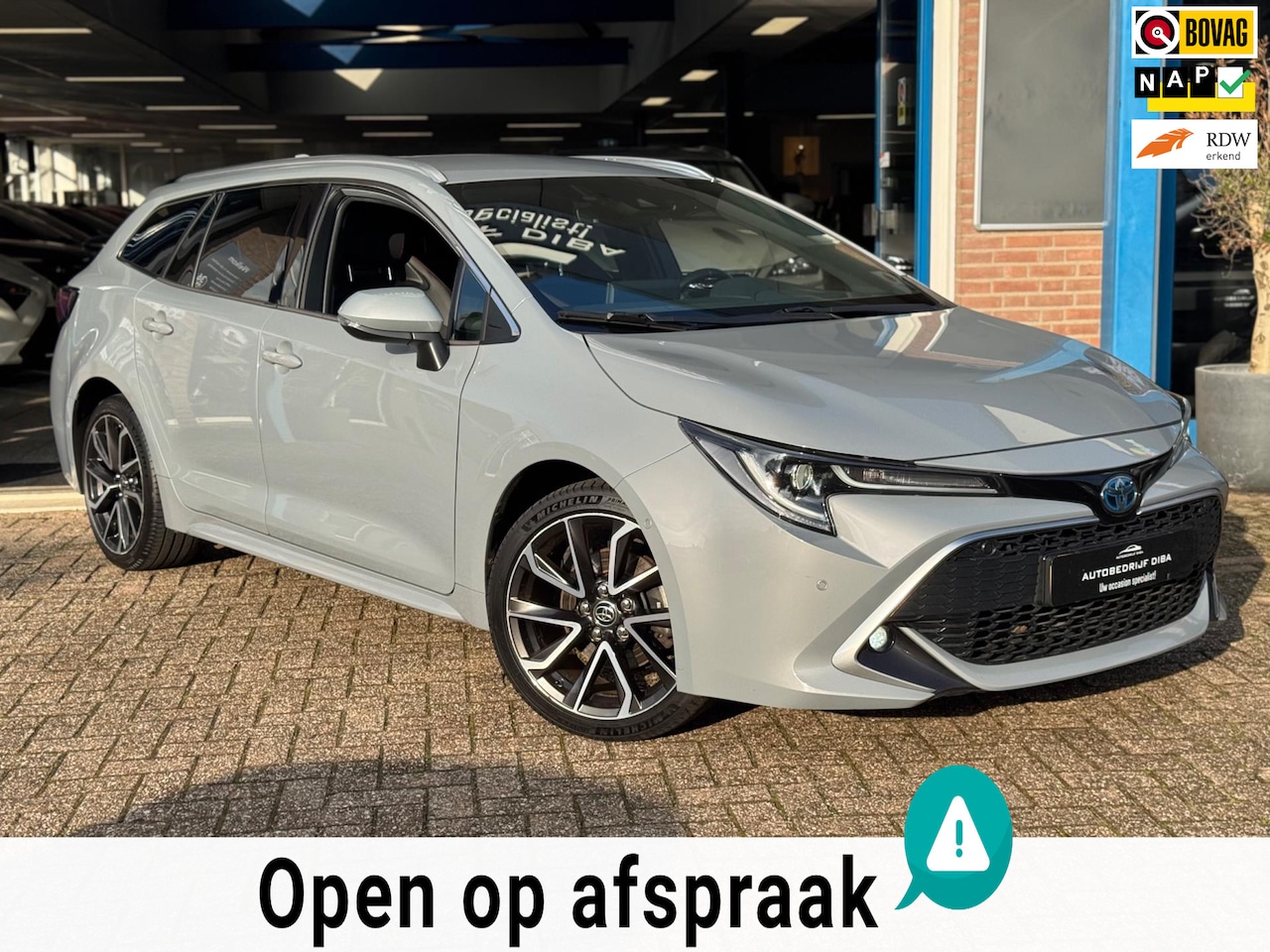 Toyota Corolla Touring Sports - 2.0 Hybrid Executive AUT NAP! - AutoWereld.nl