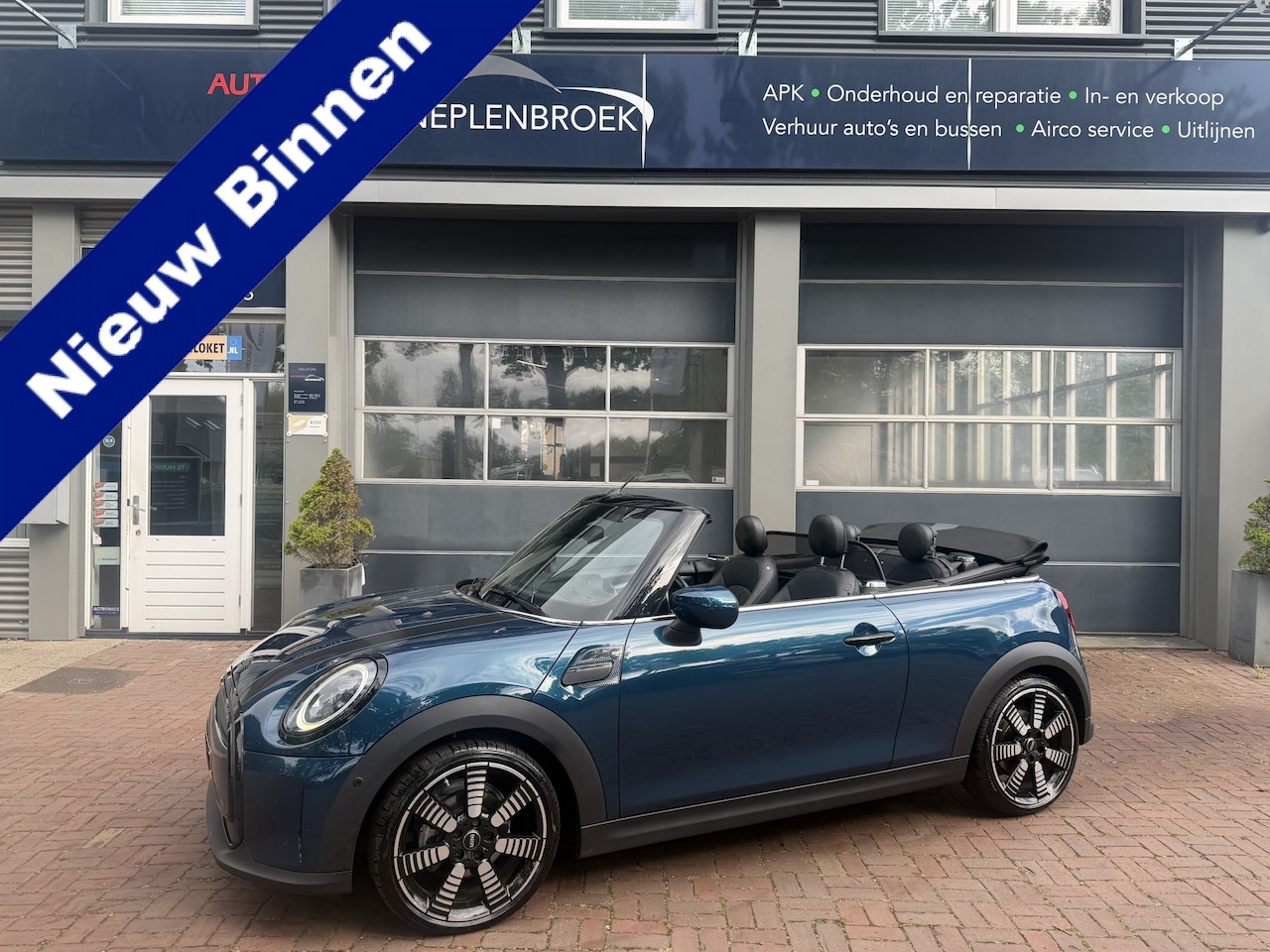 MINI Cabrio - Mini 1.5 Cooper Sidewalk Edition | LED | Leder | Navi Pro | HUD | Clima | Cruise |  11-202 - AutoWereld.nl