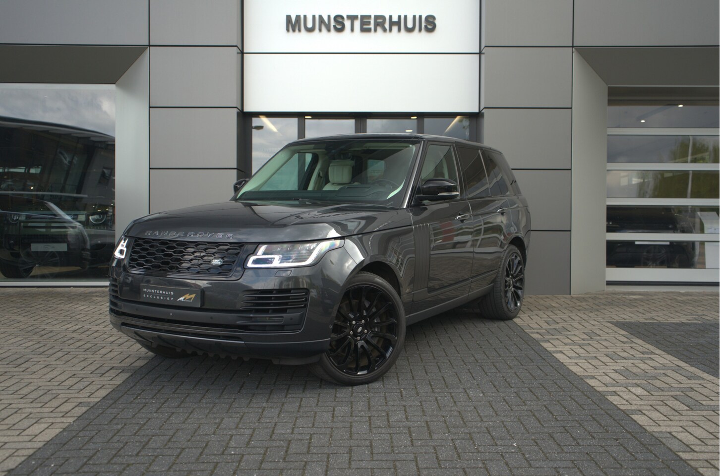 Land Rover Range Rover - 2.0 P400e Autobiography | Accupakket vervangen| Massage stoelen | Head-up display | - AutoWereld.nl