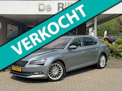 Skoda Superb - 1.8 TSI Style Business, Leer, camera, keyless go