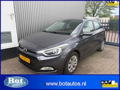 Hyundai i20 - 1.2 HP i-Motion Comfort / AIRCO / CRUISE CONTROL / NL-AUTO / TREKHAAK