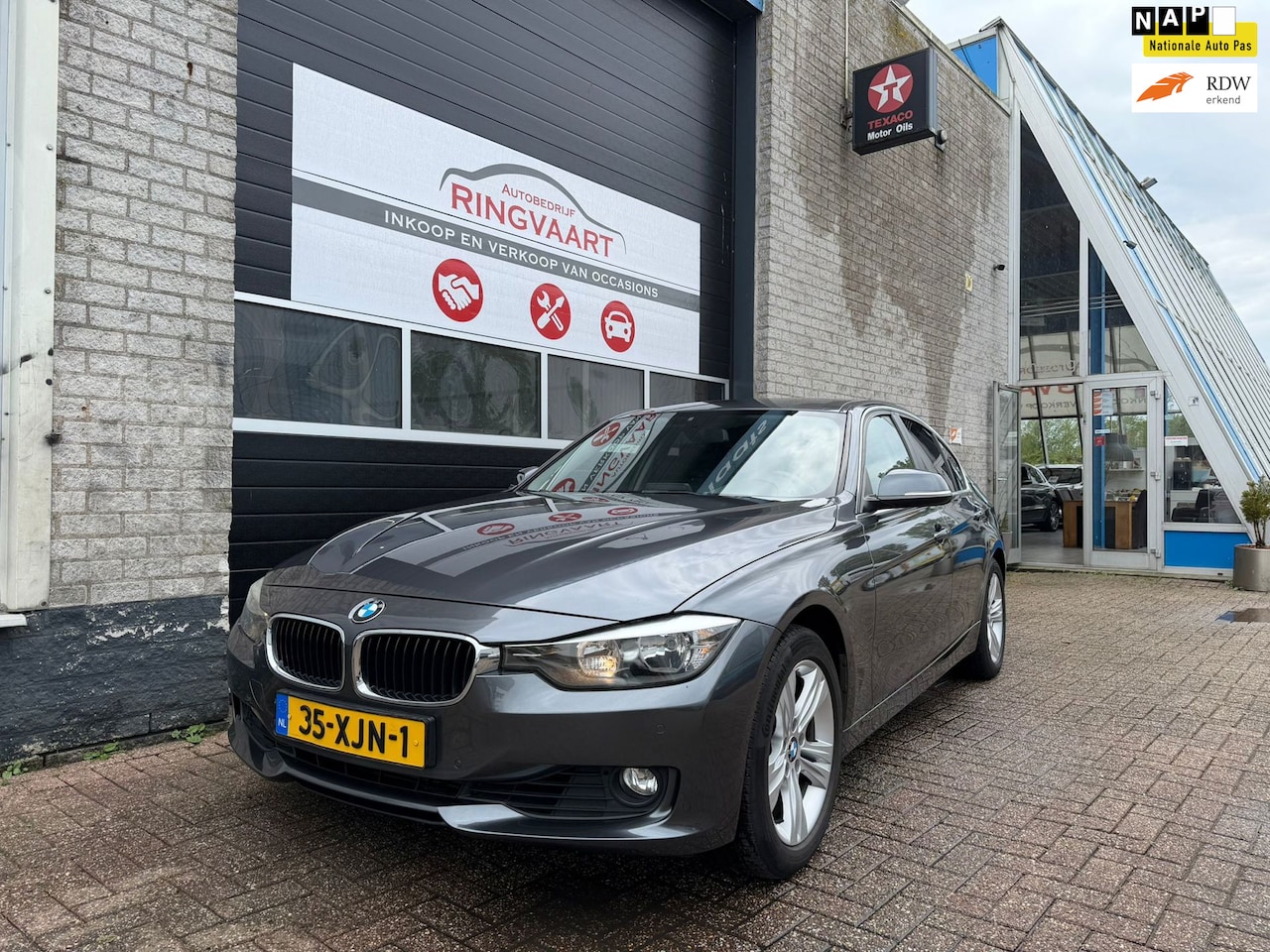 BMW 3-serie - 320i Executive Automaat 1 JAAR APK - AutoWereld.nl