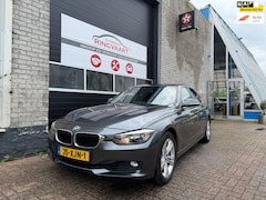 BMW 3-serie - 320i Executive Automaat 1 JAAR APK