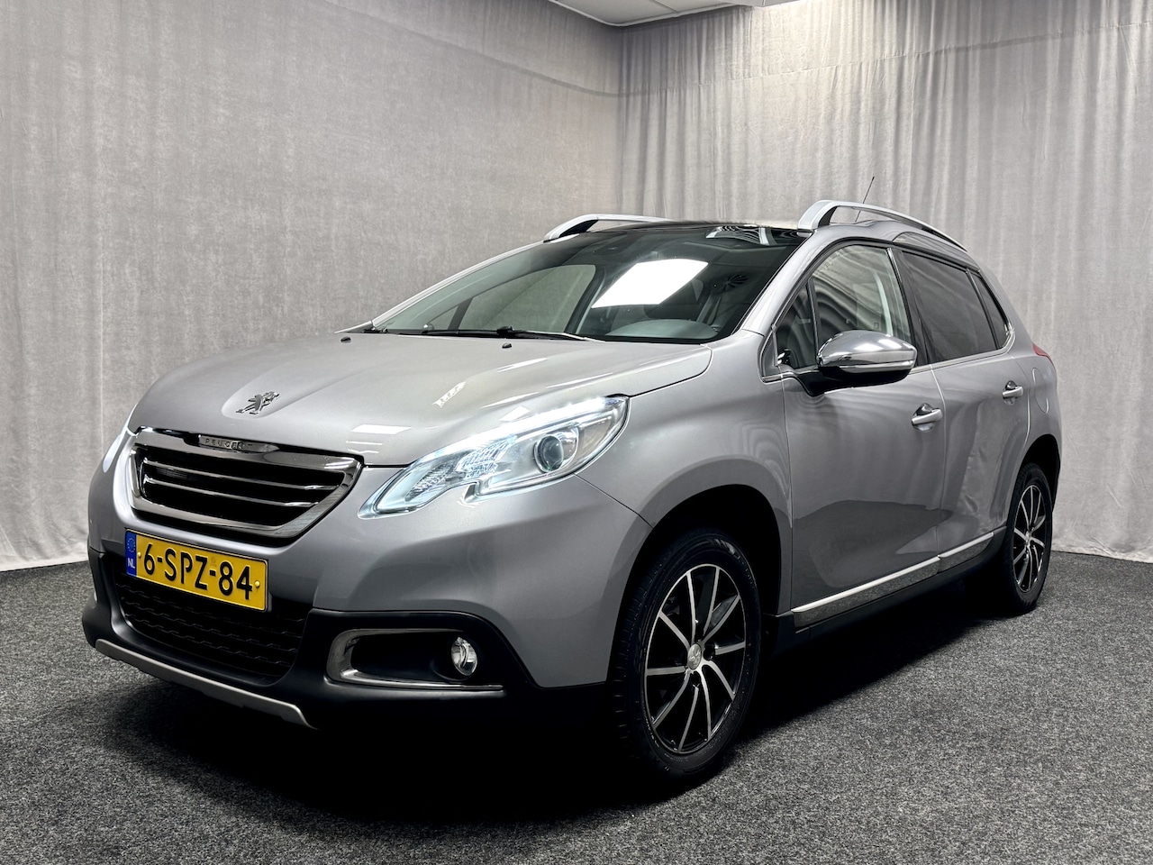 Peugeot 2008 - 1.2 VTi Allure Pack Premium Plus 1.2 VTi Allure Pack Premium Plus - AutoWereld.nl